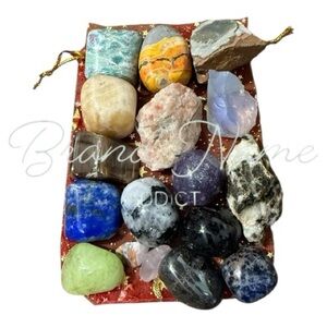 Lot 4 - 1 Pound Crystal & Stones